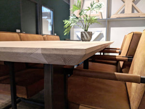 Boomstam tafels op kleur